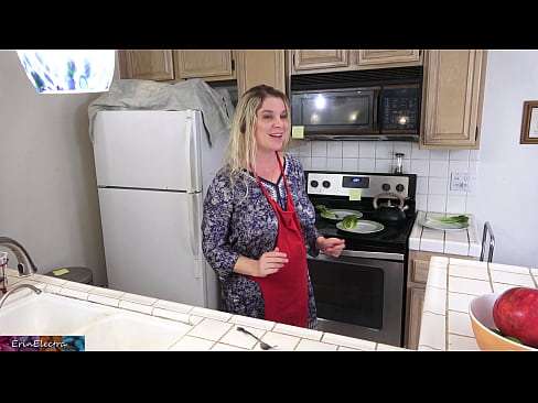 ❤️ Ibu tiri memerah susunya di dapur sebelum tarikhnya ❤❌ Lucah pada ms.porn-list.ru